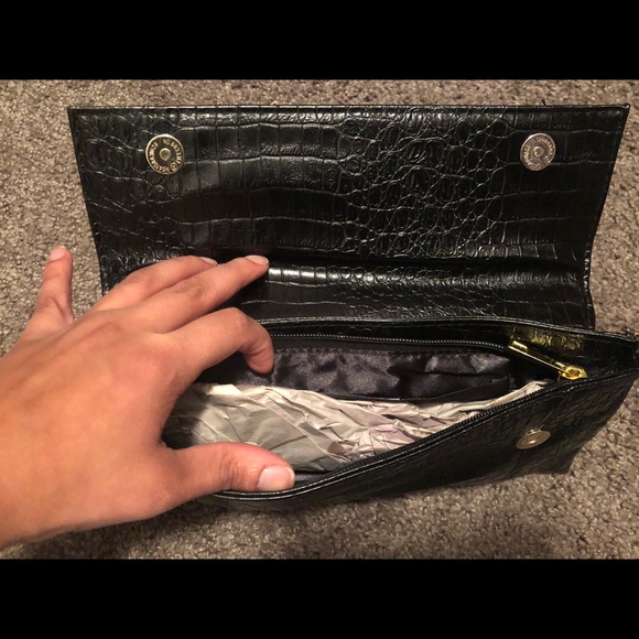 Clutch with strap - Picture 3 of 5